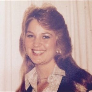 Meet your Posher, Lorie